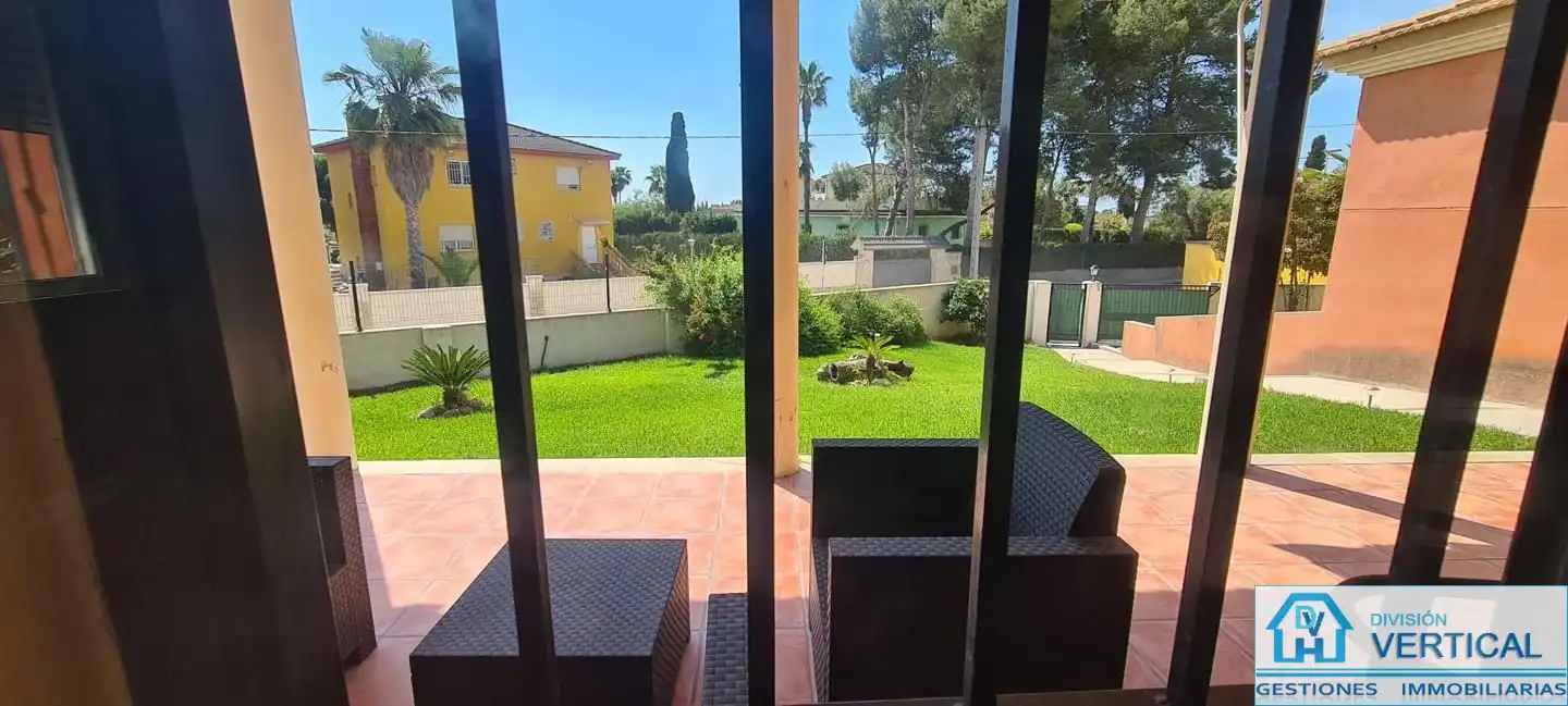 Terrace of Houses for rent in Riba-roja de Túria  with Air Conditioner, Private garden and Swimming Pool