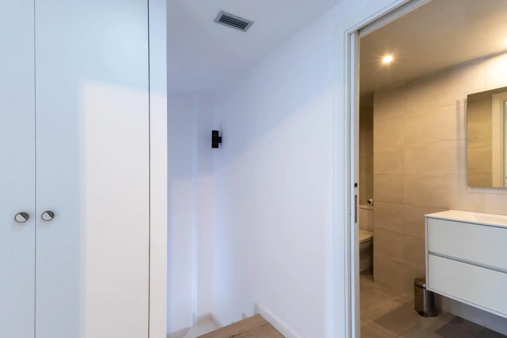 Maisonette zum Verkauf in Barcelona mit Klimaanlage, Parkett und Terrasse