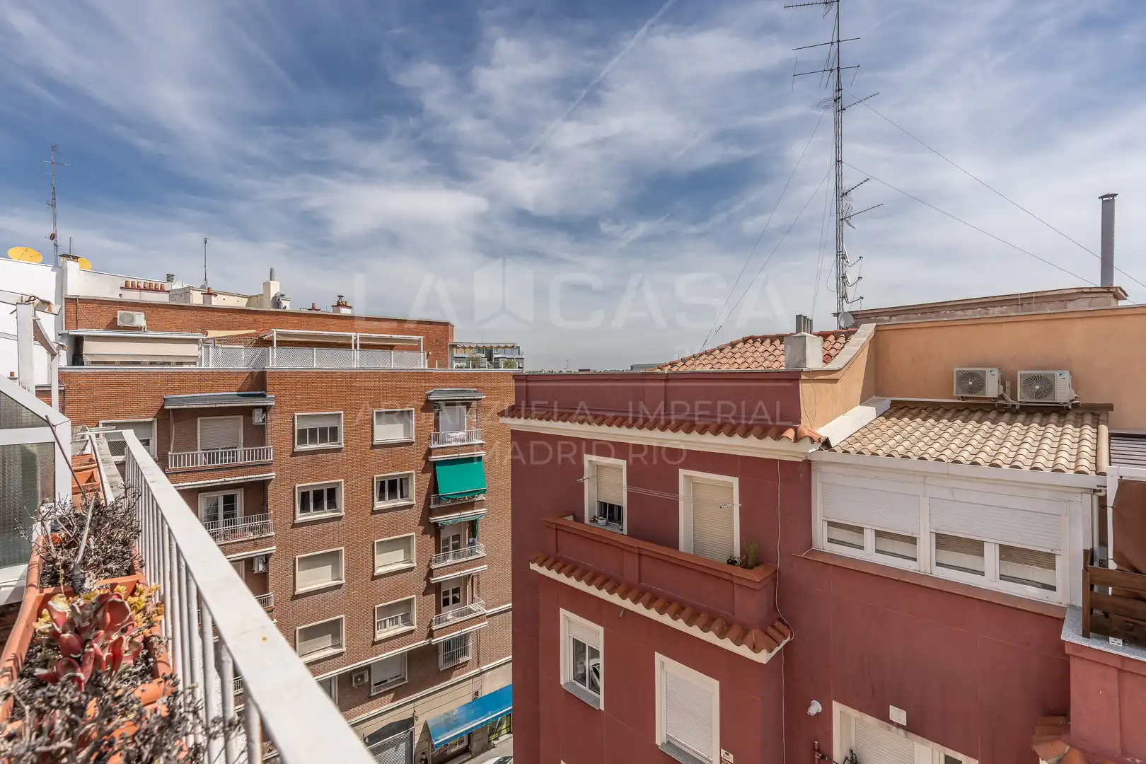 Vista exterior de Ático en venta en Madrid con Aire acondicionado, Calefacción y Terraza