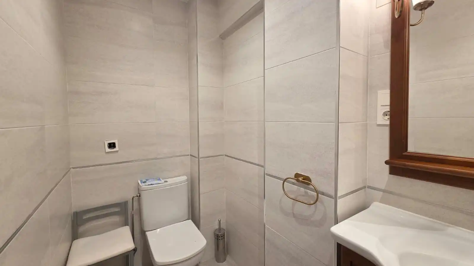 Badezimmer von Wohnung zur Miete in Santander mit Heizung, Parkett und Terrasse