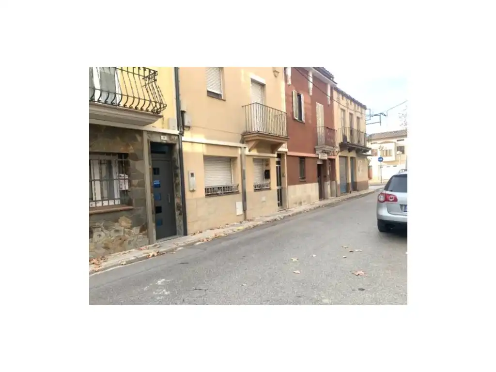 Außenansicht von Einfamilien-Reihenhaus zum Verkauf in Navàs