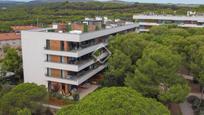 Vista exterior de Pis en venda en Palamós amb Aire condicionat, Terrassa i Piscina