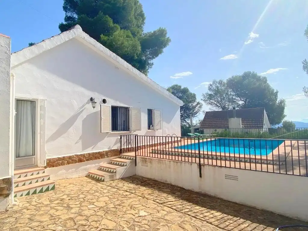 Chalet con piscina en venta en Mogente / Moixent