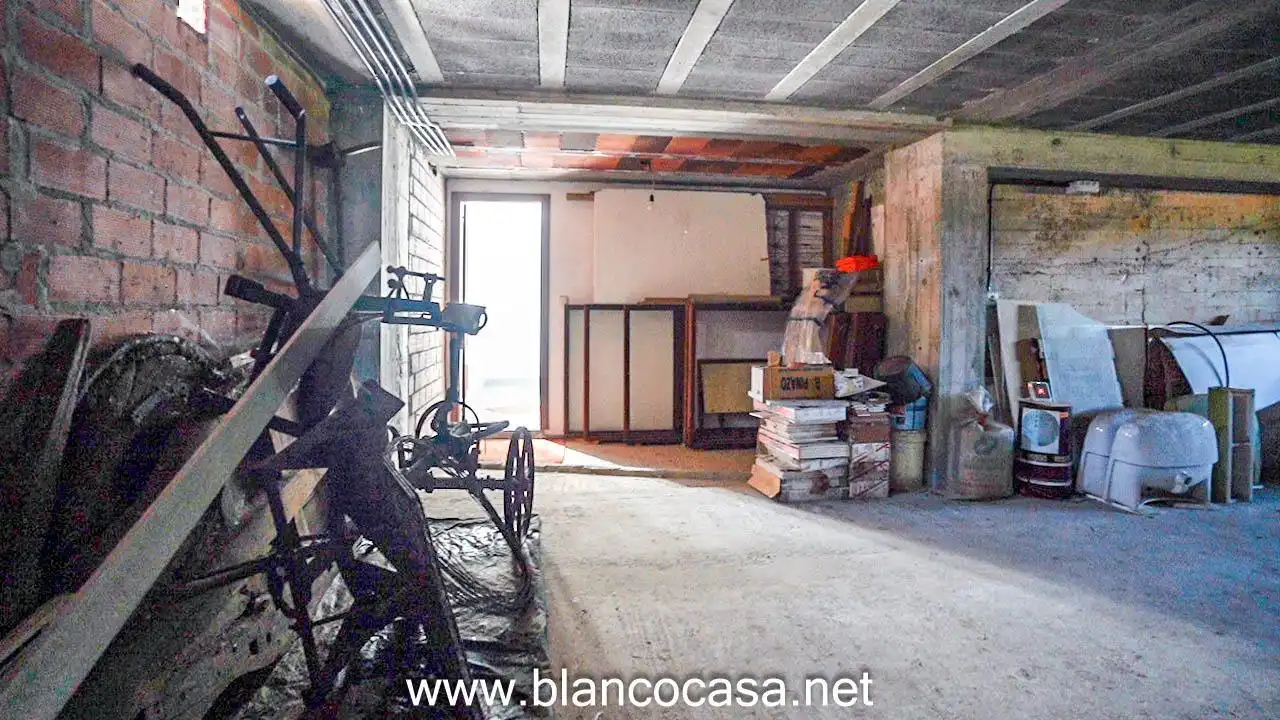 Casa o chalet en venta en Carballo con Calefacción, Jardín privado y Trastero