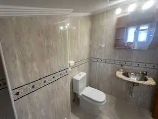 Badezimmer von Maisonette zur Miete in León Capital  mit Heizung, Parkett und Terrasse