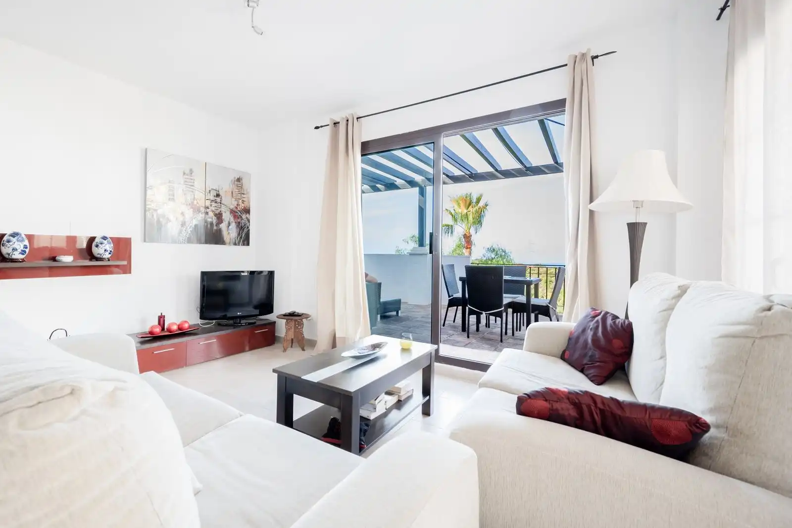 Sala de estar de Ático en venta en Marbella con Aire acondicionado, Internet y Piscina comunitaria