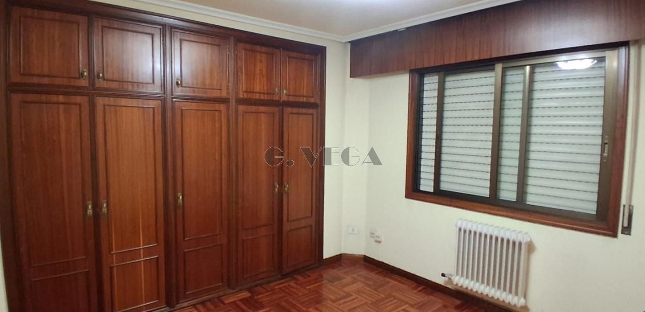 Bedroom of Flat for sale in Vigo   with Heating, Parquet flooring and Storage room