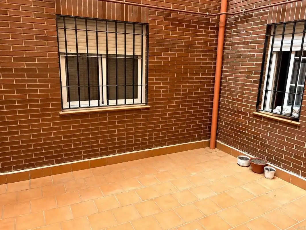 Terrassa de Planta baixa en venda en Coslada amb Calefacció i Moblat