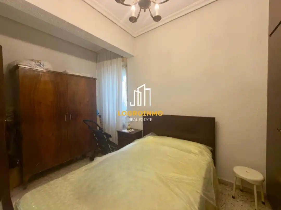 Habitación de Piso en venta en  Logroño con Calefacción, Amueblado y Balcón