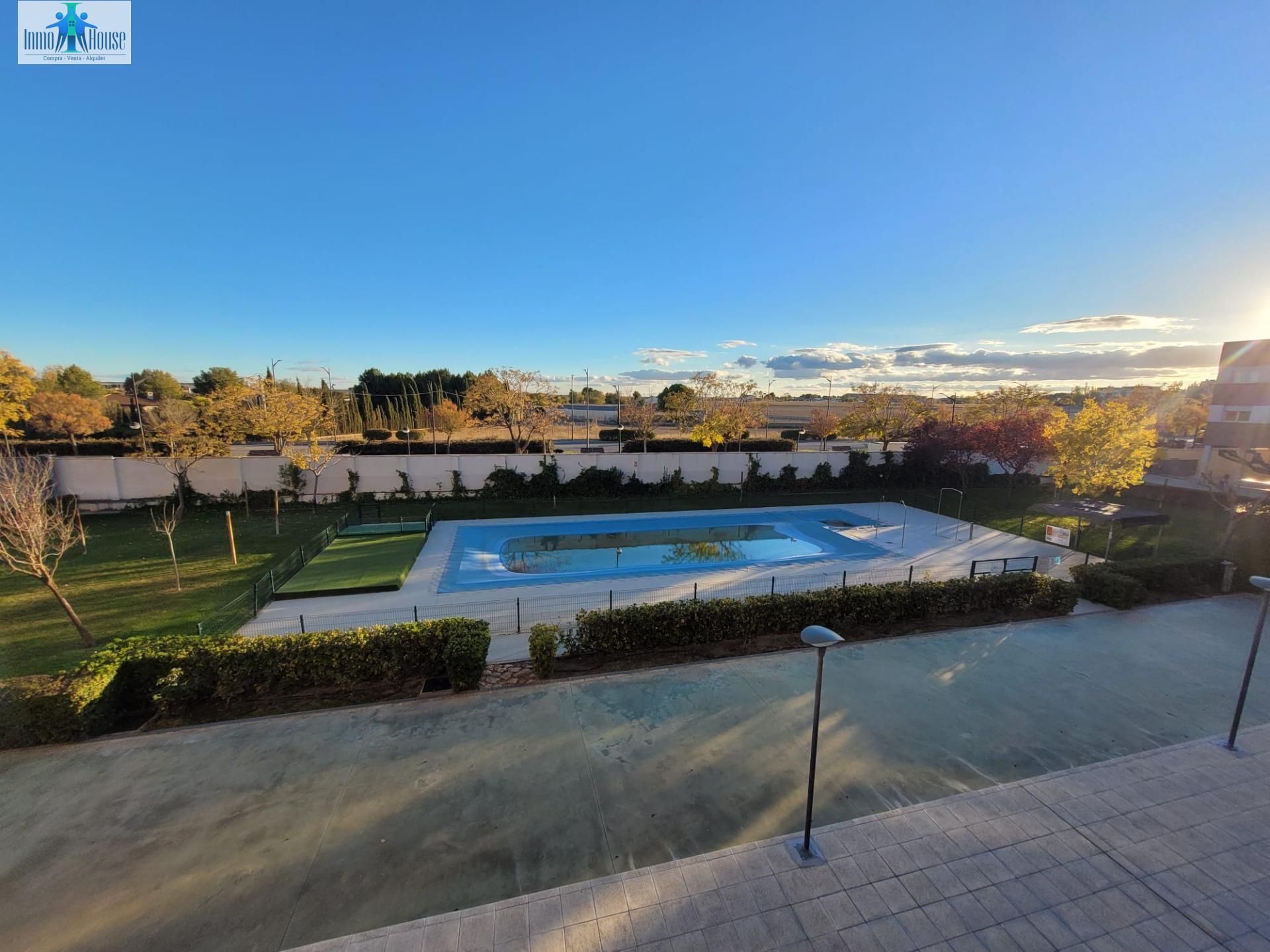 Piscina de Apartament en venda en  Albacete Capital amb Aire condicionat, Calefacció i Jardí privat