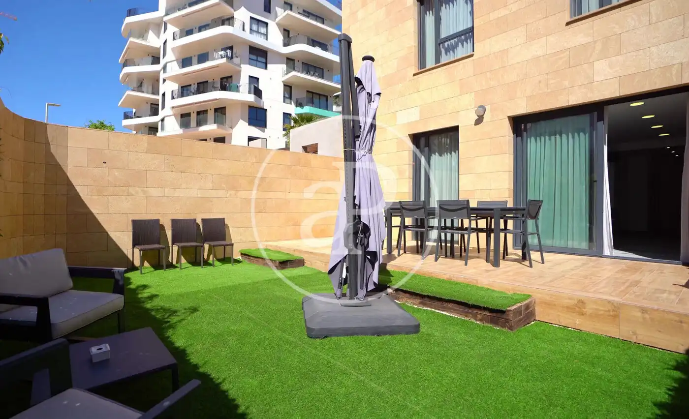 Terrasse von Einfamilien-Reihenhaus zum Verkauf in Villajoyosa / La Vila Joiosa mit Klimaanlage, Heizung und Privatgarten