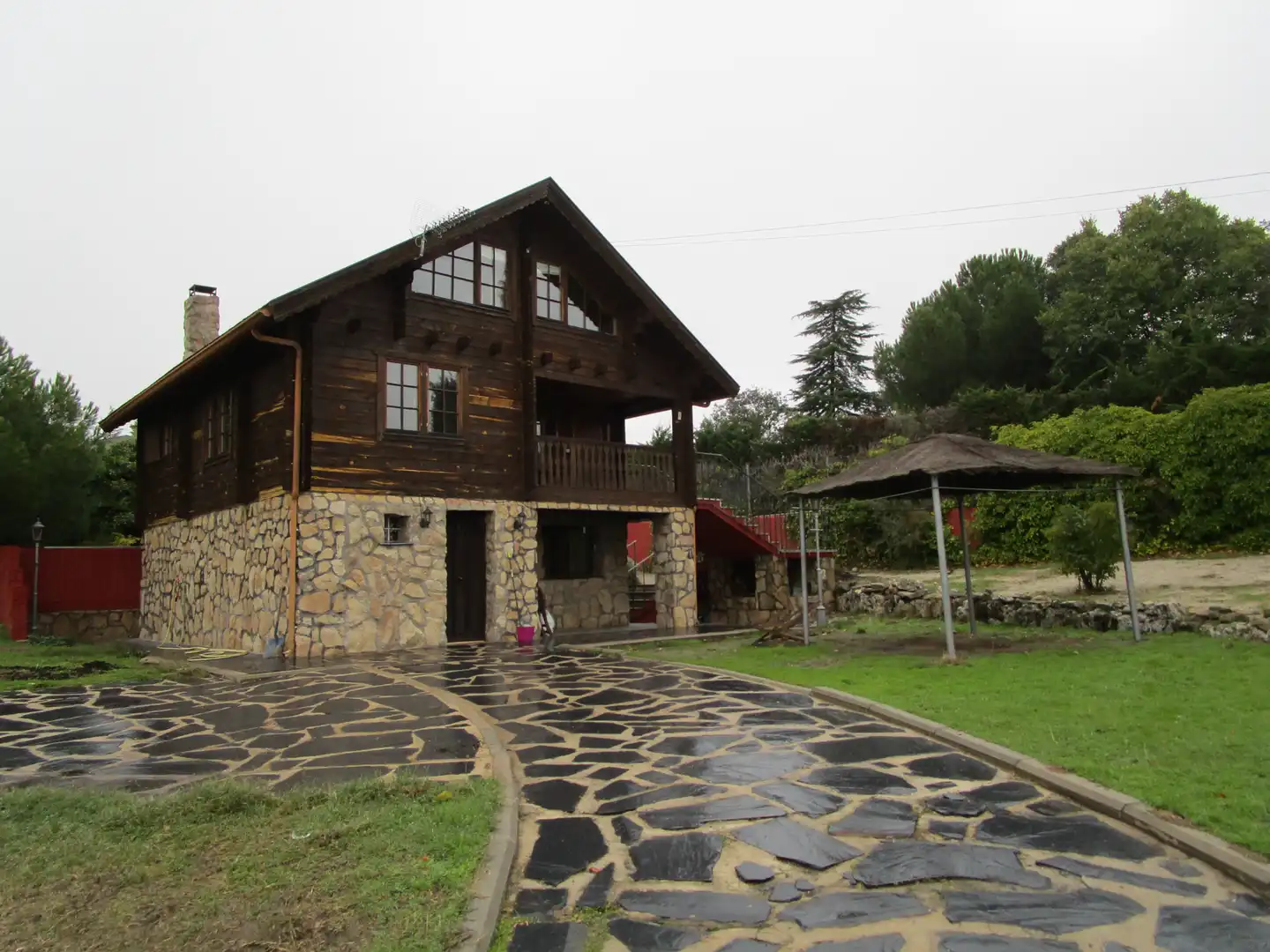 Vista exterior de Casa o xalet en venda en Valdemorillo amb Aire condicionat, Calefacció i Jardí privat