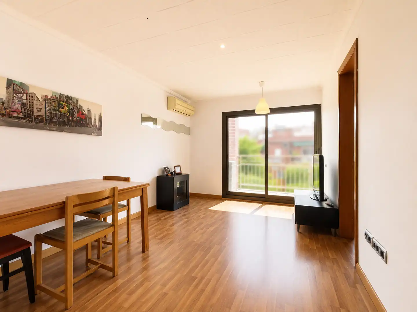 Sala de estar de Piso en venta en Santa Coloma de Gramenet con Aire acondicionado y Balcón