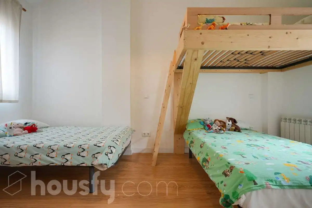 Schlafzimmer von Einfamilien-Reihenhaus zum Verkauf in San Sebastián de los Reyes mit Klimaanlage, Heizung und Terrasse