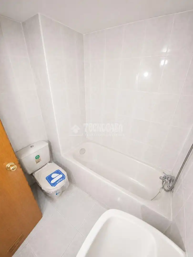 Badezimmer von Wohnung zum Verkauf in Utebo mit Abstellraum, Balkon und Gemeinschaftspool
