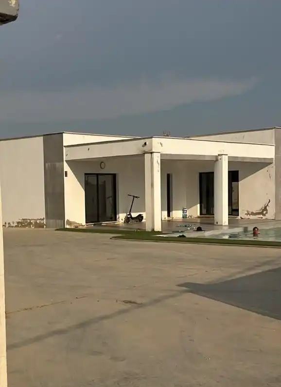 Villa mit Pool zum Verkauf in Parque de la Constitución 5a, imagen 4