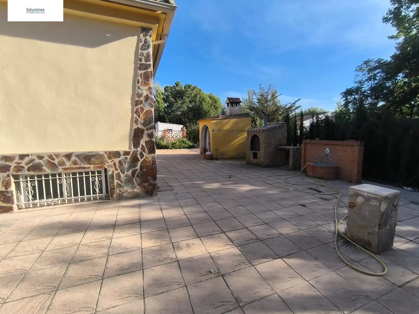 Vista exterior de Casa o xalet en venda en Albacete amb Aire condicionat, Calefacció i Jardí privat
