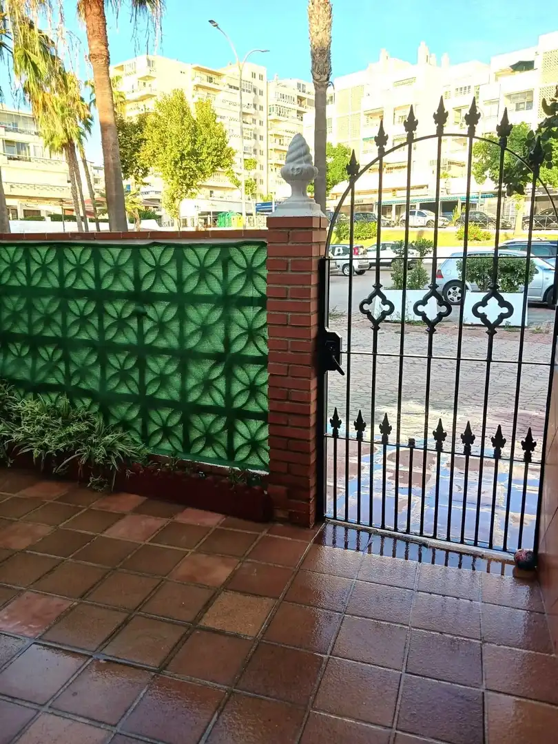 Vista exterior de Casa o chalet en venta en Torremolinos con Aire acondicionado y Terraza