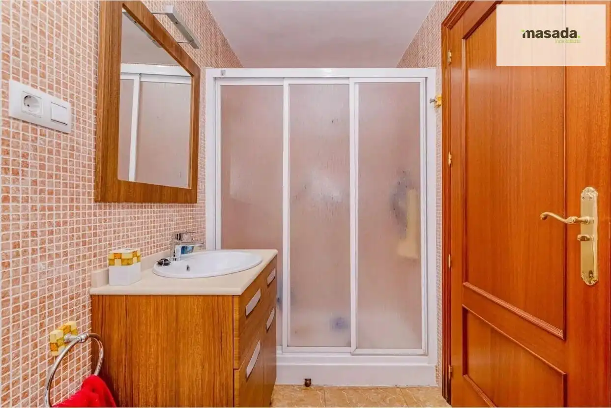 Baño de Casa adosada en venta en Montefrío