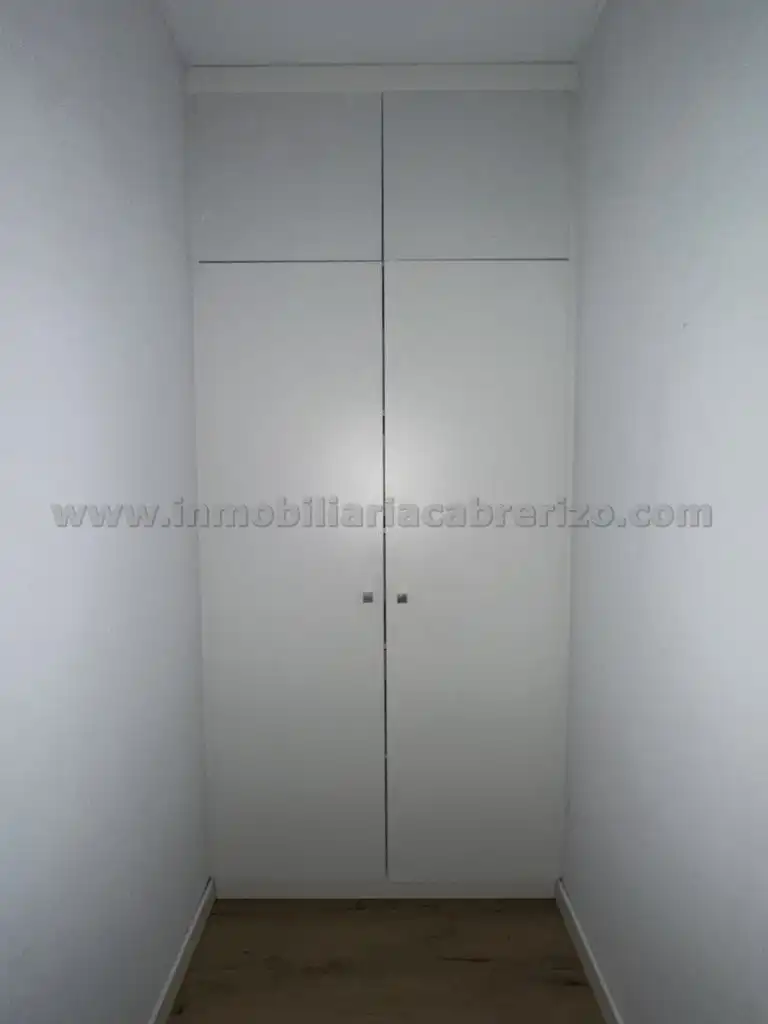 Local comercial de lloguer a Avenida de la Paz, imagen 17