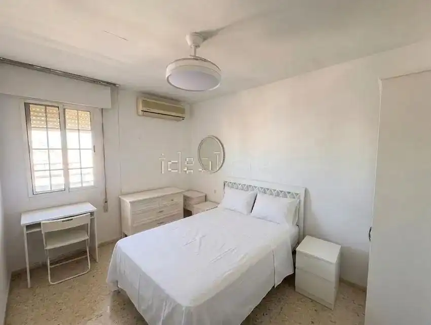 Flat for rent in Calle Esperanza de Triana, Triana Este