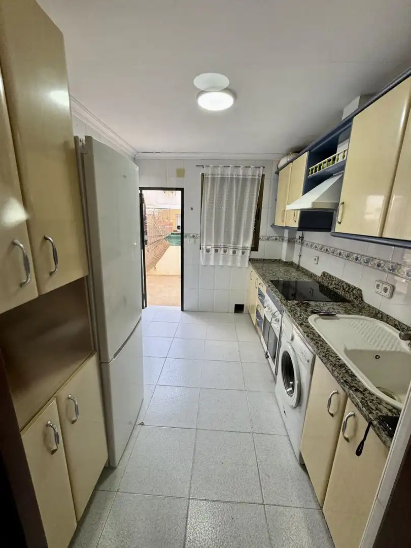 Cuina de Pis en venda en La Rinconada amb Aire condicionat i Traster