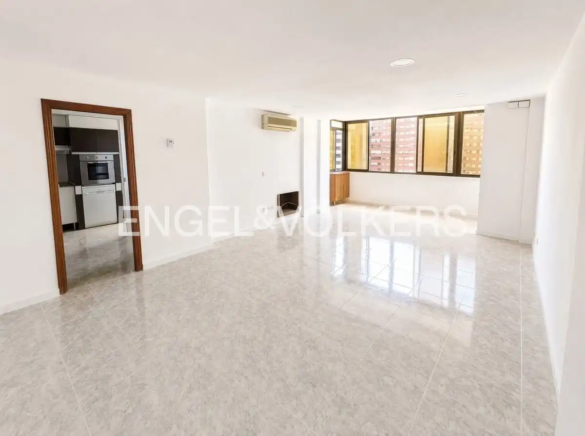 Sala d'estar de Dúplex de lloguer en Valencia amb Aire condicionat, Calefacció i Moblat
