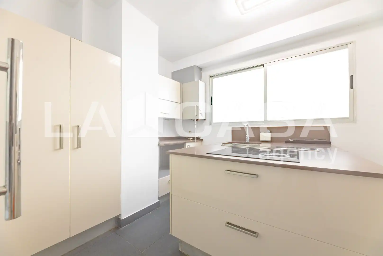 Cocina de Piso en venta en Valencia
