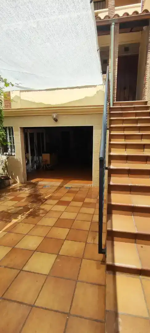 Casa adosada en venda en Algeciras amb Balcó
