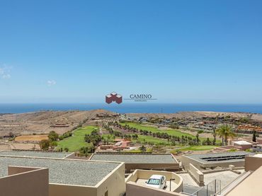 Chalet con piscina en venta en Swing