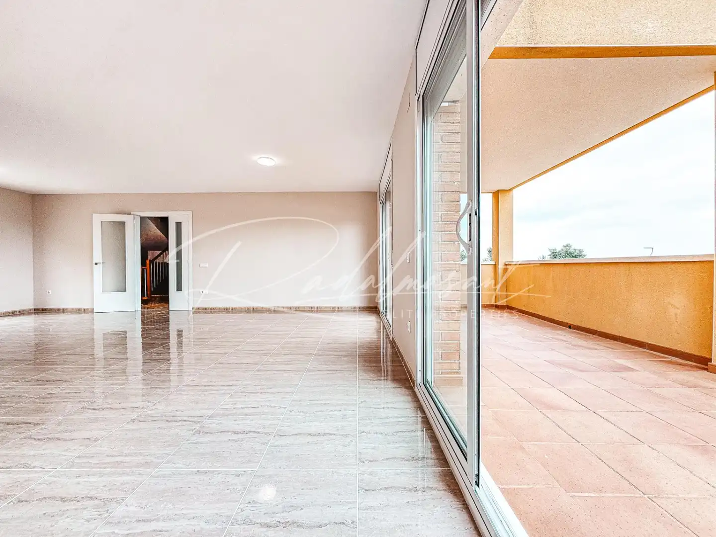 Terrasse von Einfamilien-Reihenhaus zum Verkauf in Alcover mit Privatgarten und Terrasse