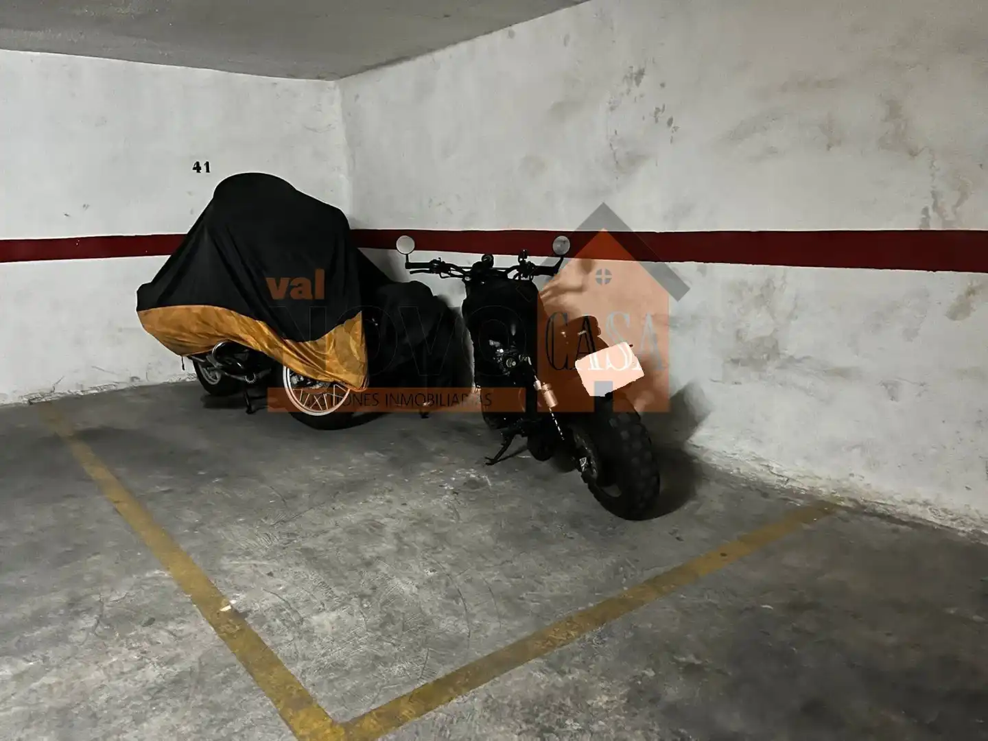 Parkplatz von Garage zum Verkauf in Silla