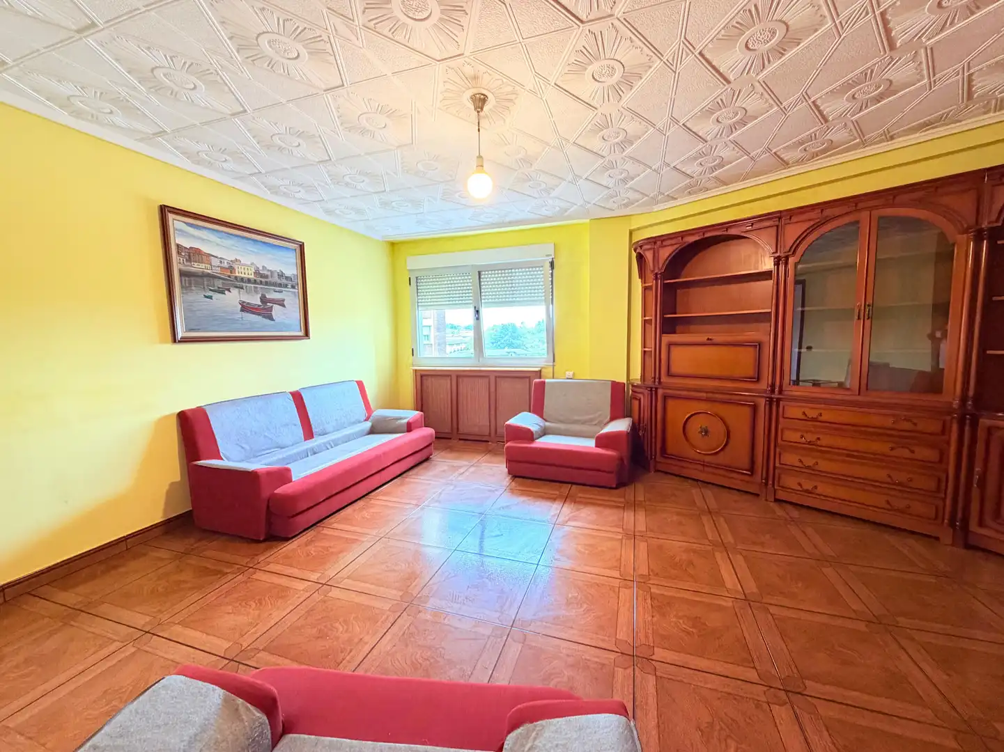 Living room of Flat for sale in Avilés  with Heating, Parquet flooring and Furnished