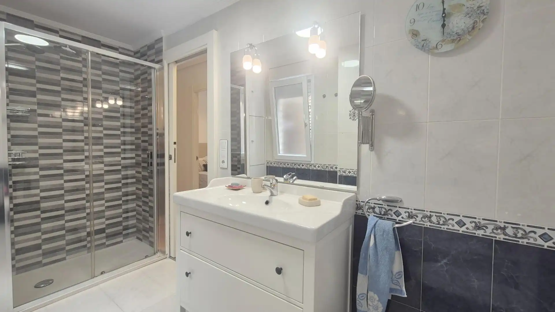 Baño de Piso de alquiler en Salamanca con Calefacción, Parquet y Amueblado