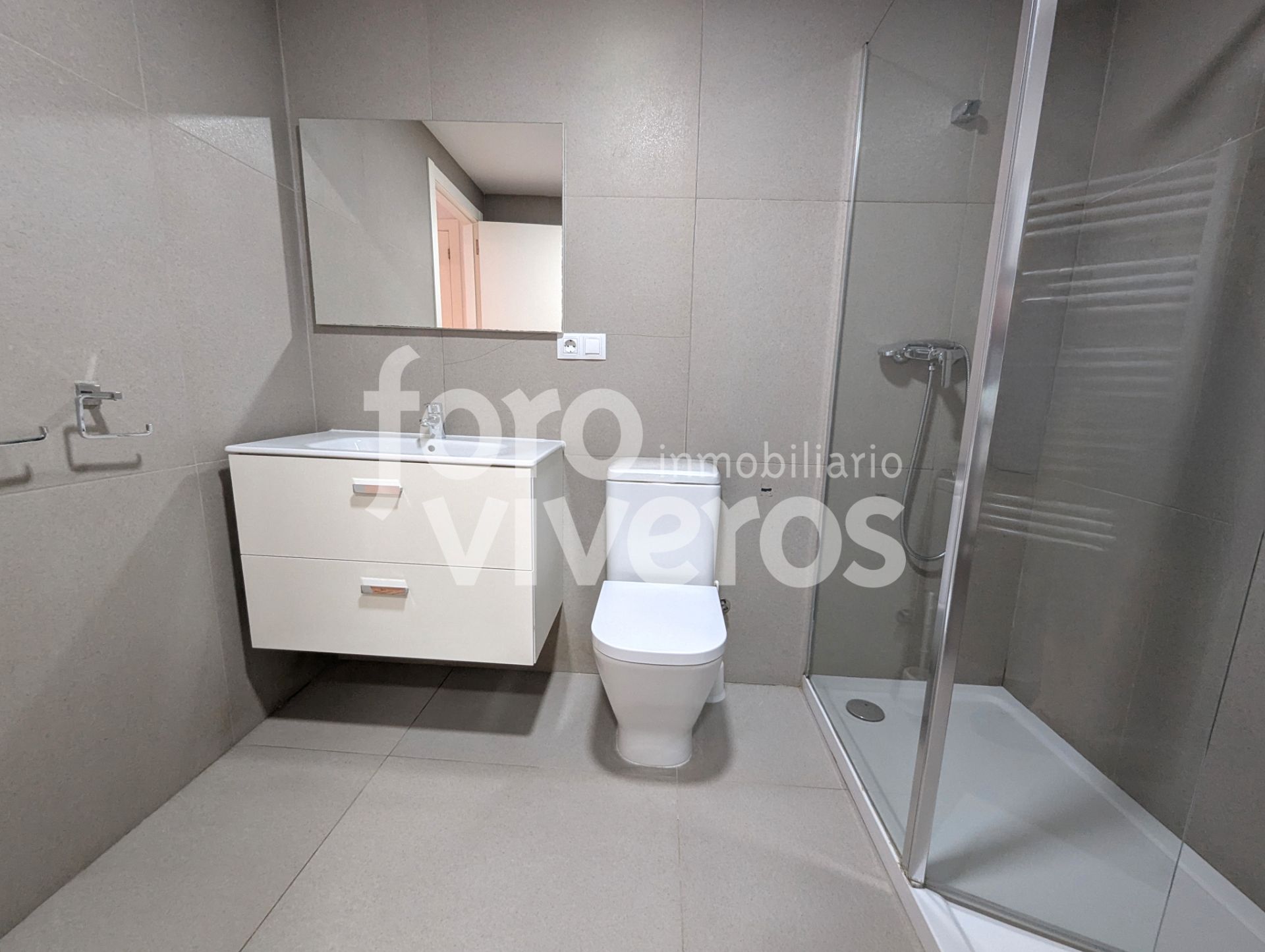 Bathroom of Flat to rent in  Valencia Capital  with Air Conditioner and Heating
