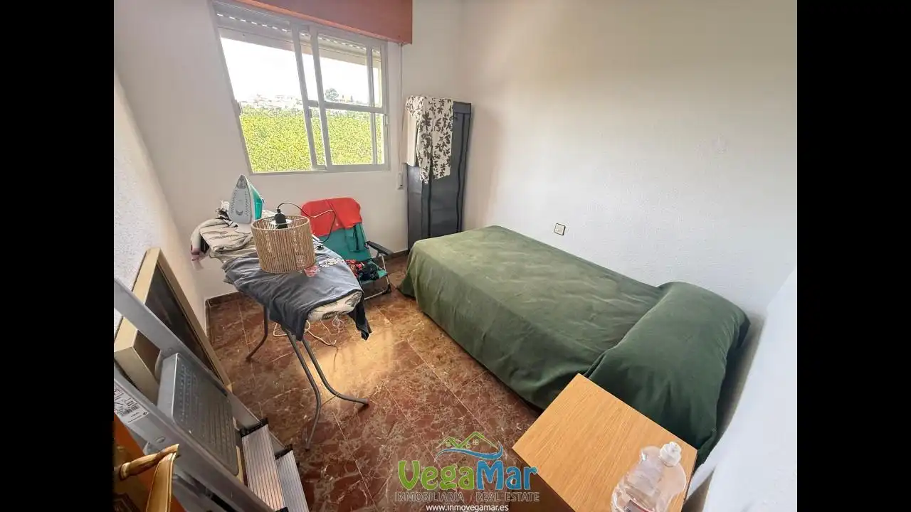 Schlafzimmer von Erdgeschoss zur Miete in Almuñécar
