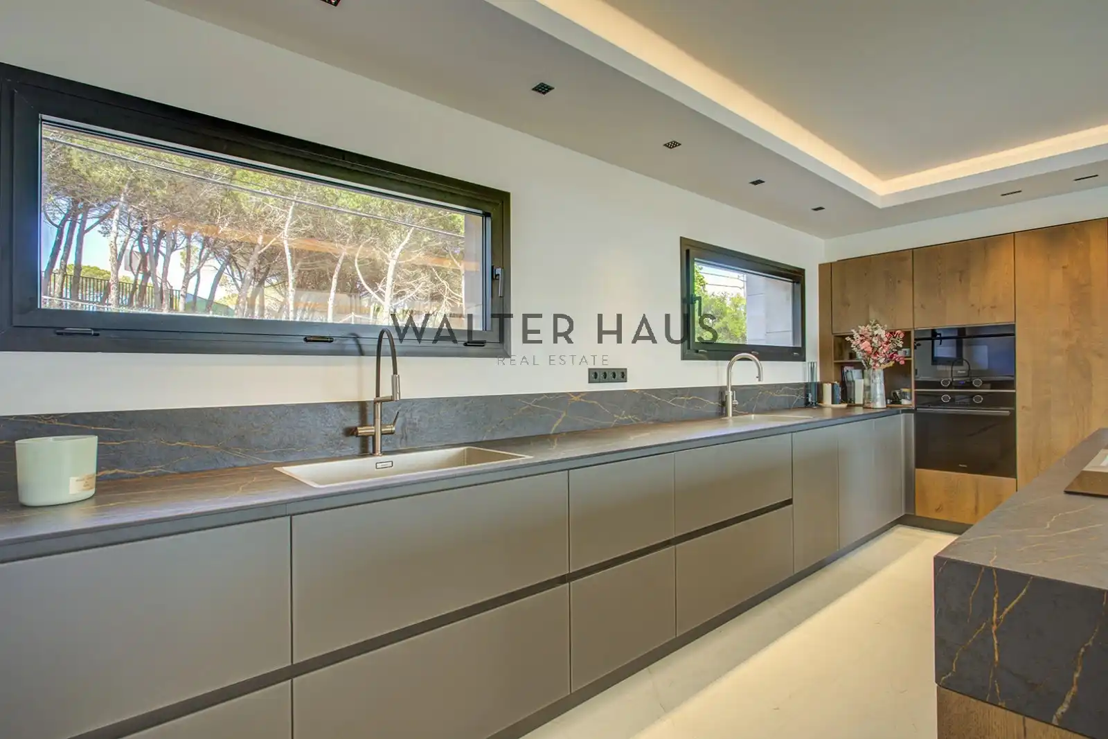 Cocina de Casa o chalet en venta en Sant Feliu de Guíxols con Aire acondicionado, Jardín privado y Terraza