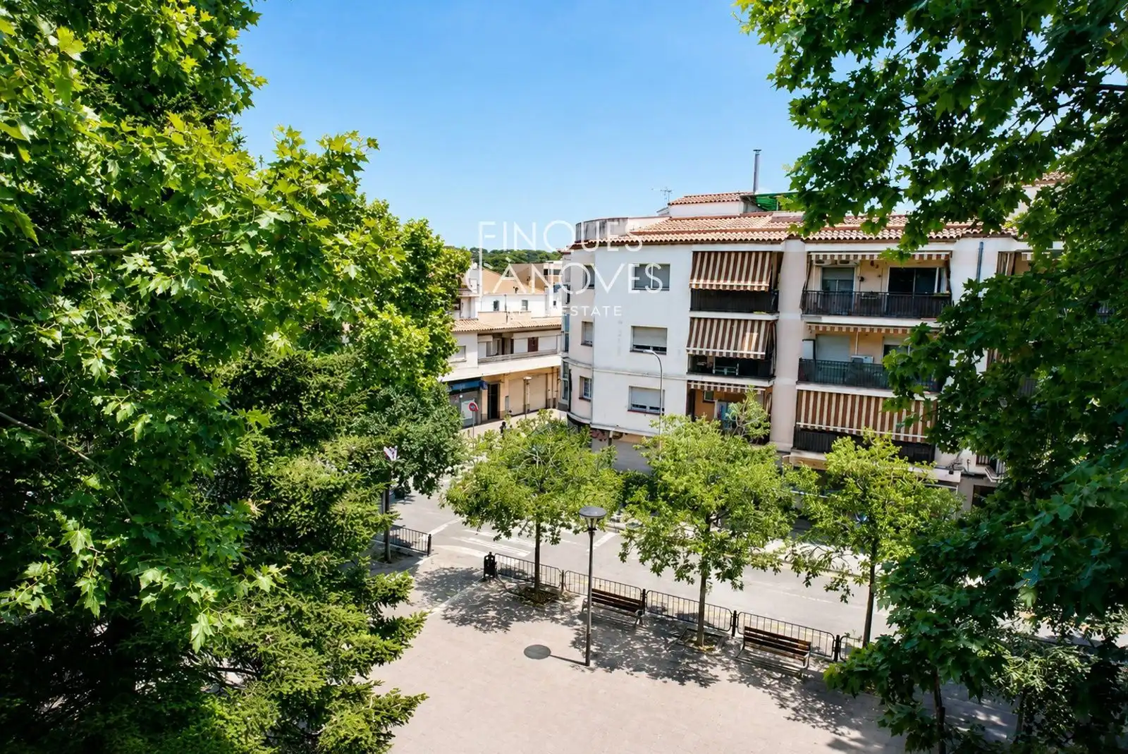 Vista exterior de Pis en venda en Girona amb Aire condicionat, Calefacció i Terrassa