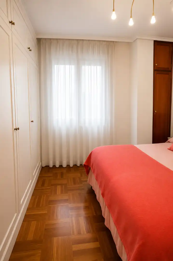 Schlafzimmer von Wohnung zur Miete in Santander mit Heizung, Terrasse und Möbliert