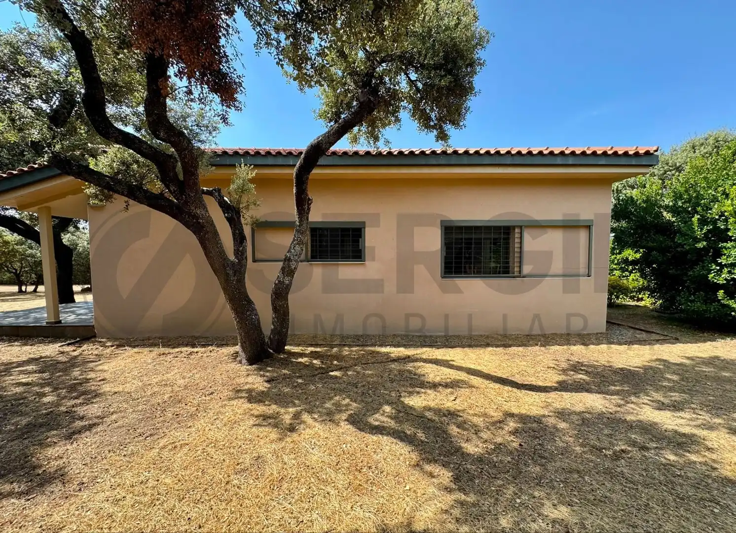Vista exterior de Casa o xalet en venda en Navas de Riofrío amb Calefacció, Jardí privat i Traster