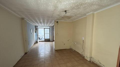 Foto 2 de Casa adosada en venda a Alquenència - Venècia, Alzira