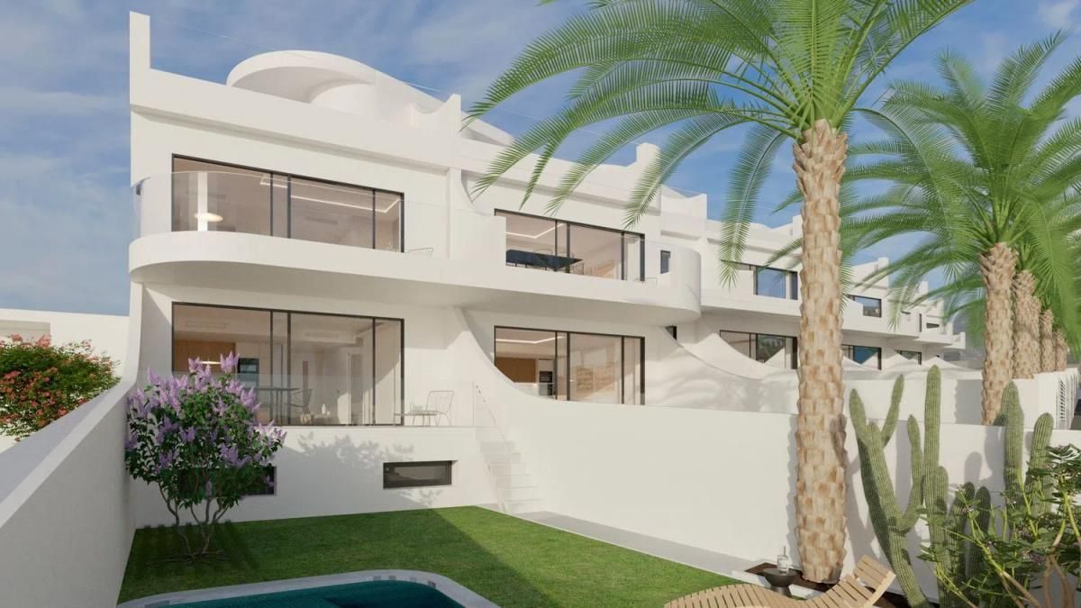 Vista exterior de Planta baixa en venda en Torrevieja amb Piscina comunitària