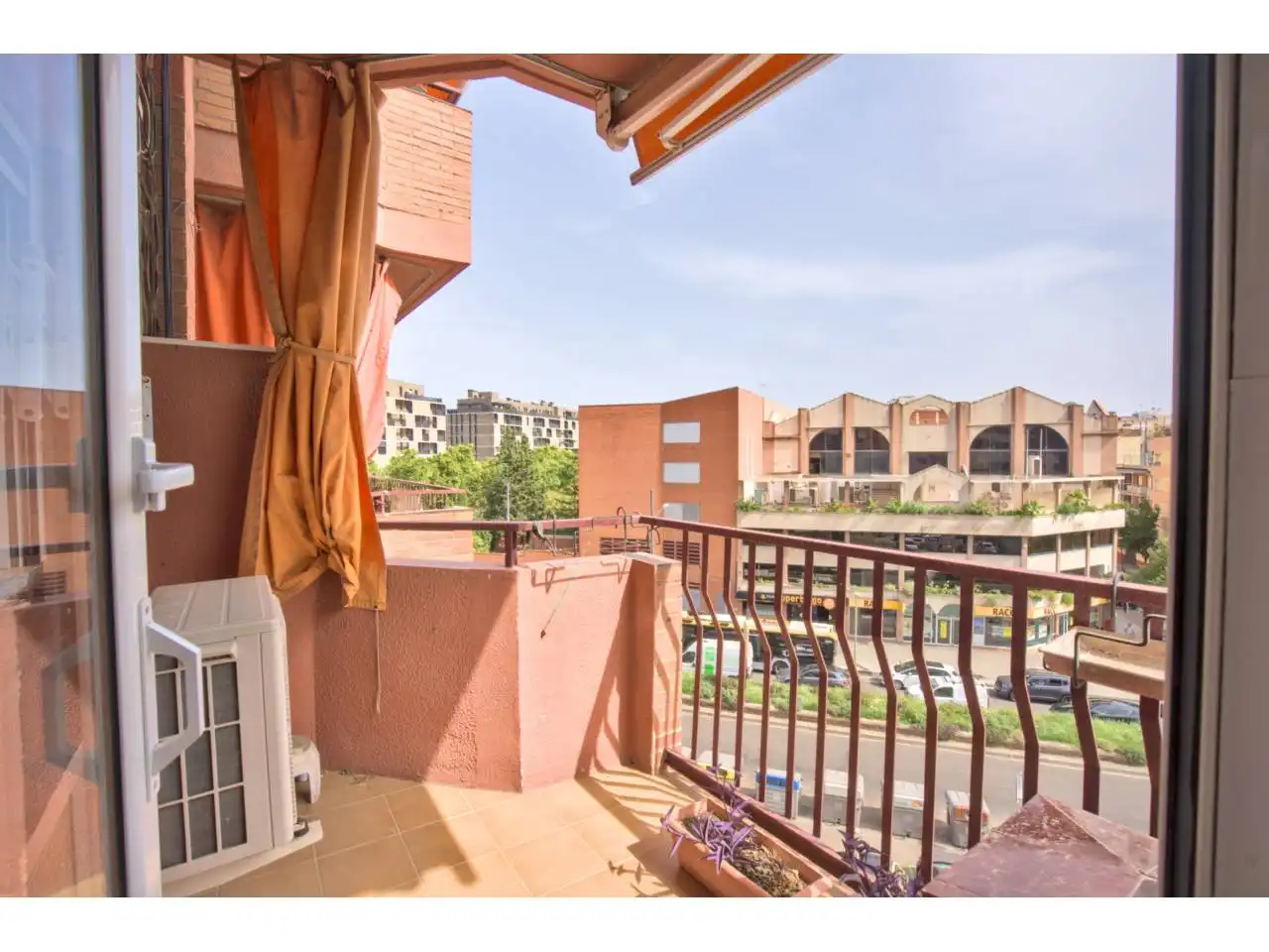 Appartamento con terrazza in vendita a Plaza Nuestra Señora de Montserrat 10