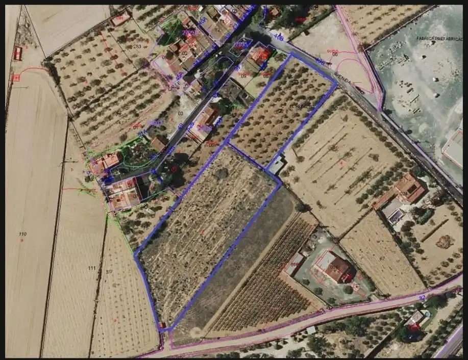 Terreno en venta en Hondón de las Nieves / El Fondó de les Neus