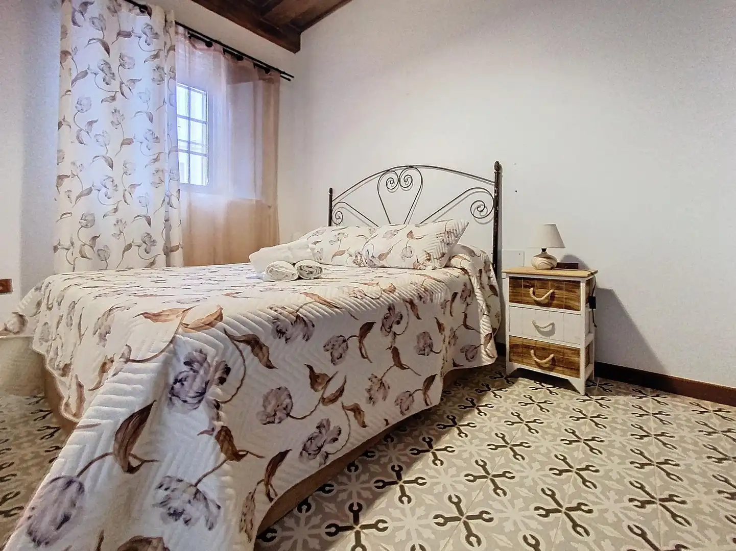 Dormitori de Casa o xalet en venda en Medina Sidonia amb Terrassa, Moblat i Balcó