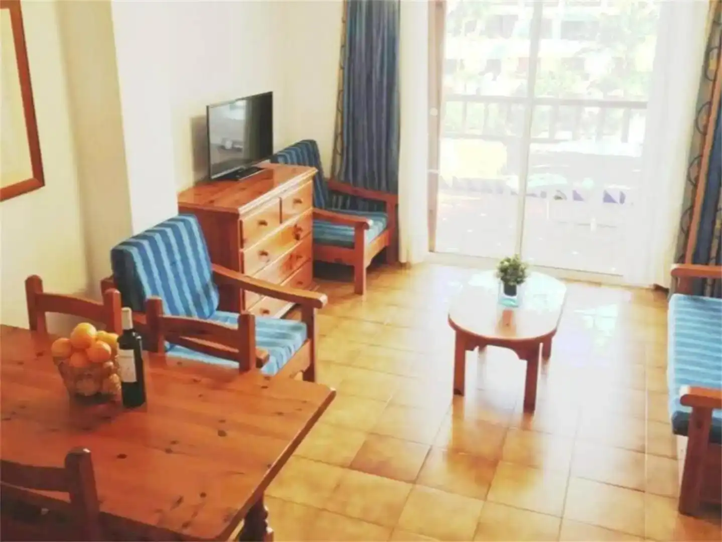 Sala de estar de Dúplex en venta en Arona con Jardín privado, Piscina y Amueblado