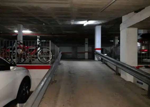 Doppelparkplatz mit Aufzug zum Verkauf in Carrer d'Extremadura 15, imagen 3