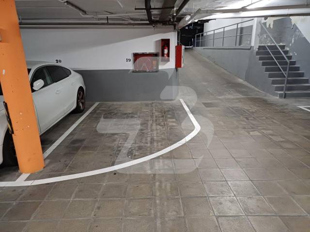 Garaje en Alquiler en Mossèn Lluís Pañella en Centre