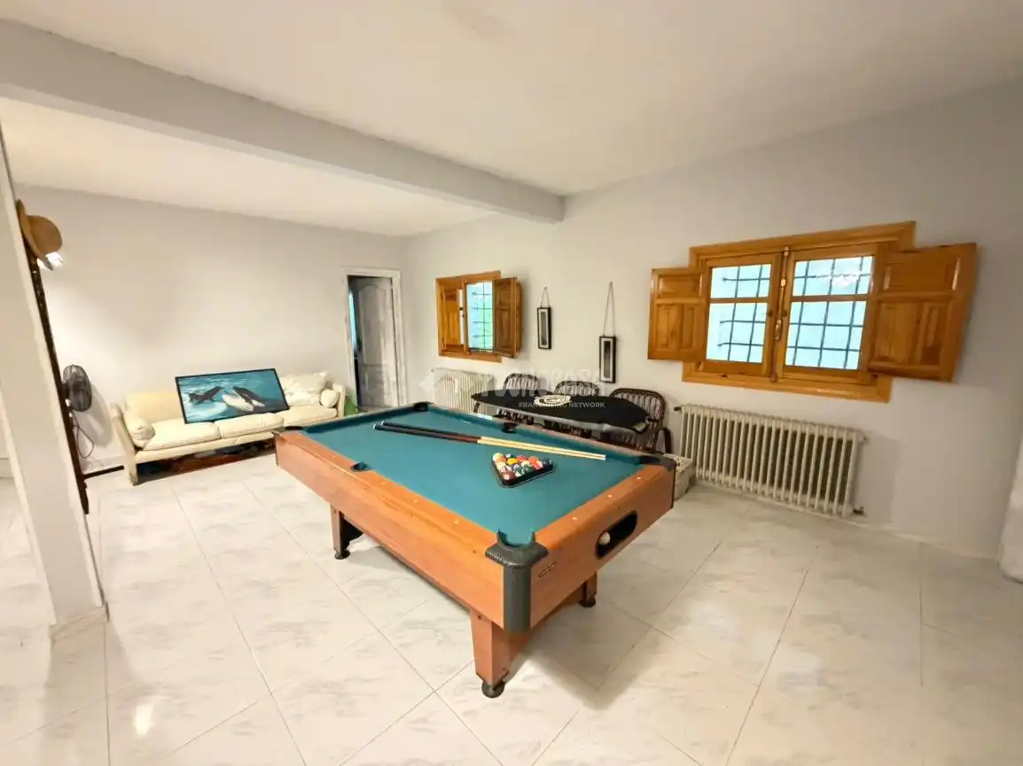 Houses for sale in Paracuellos de Jarama  with Heating