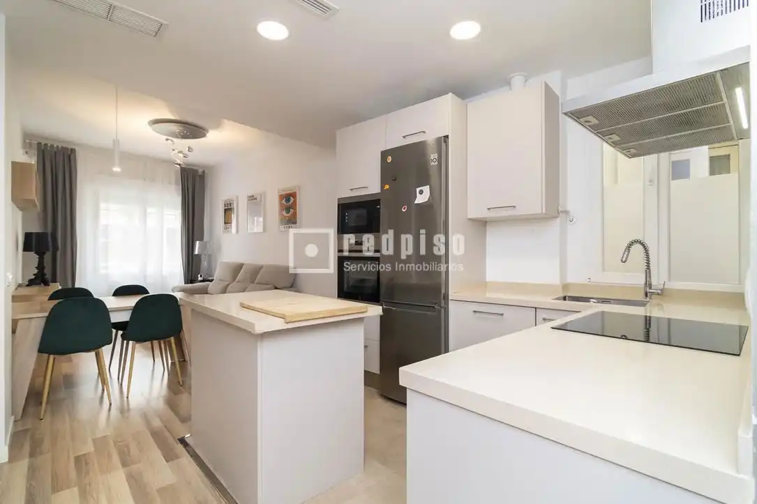 Kitchen of Flat for rent in Madrid  with Air Conditioner, Heating and Parquet flooring